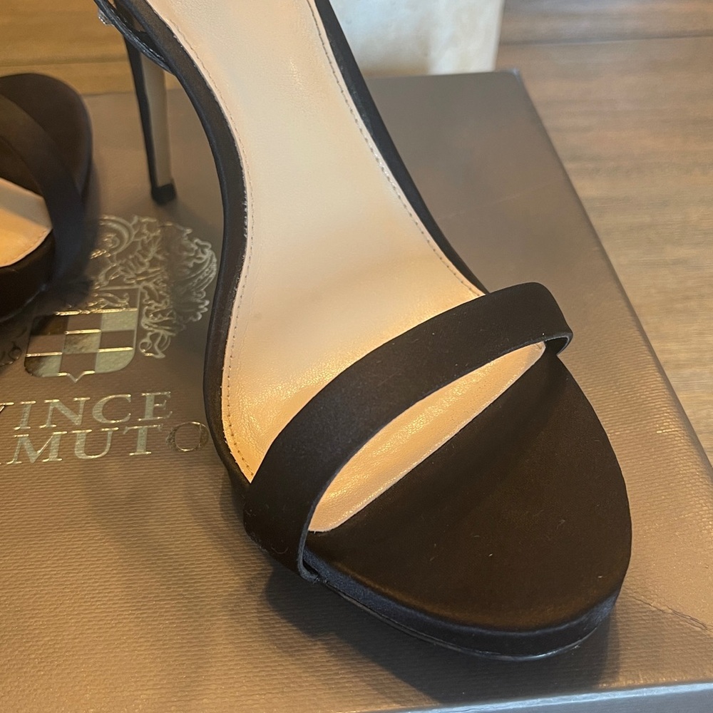 LIKE NEW VINCE CAMUTO DAPHERY RHINESTONE EMBELLISHED BLACK SATIN BRAZIL SIZE 7.5 - Picture 11 of 17